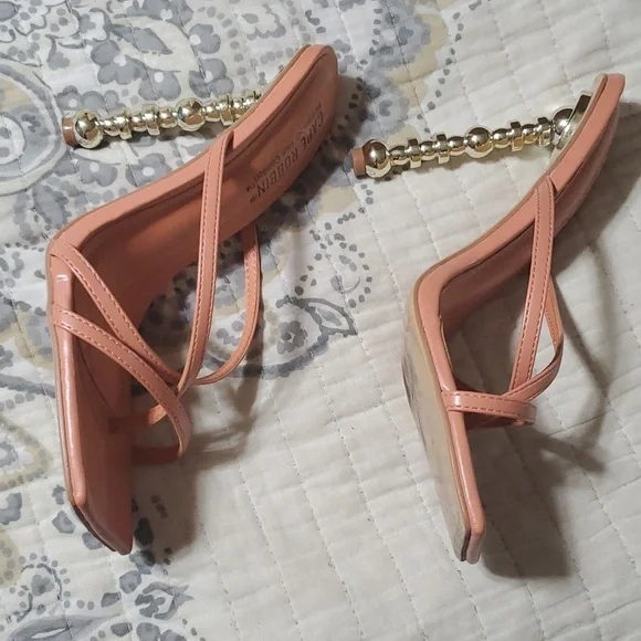 Cape Robbin thong heels - Picture 2 of 4